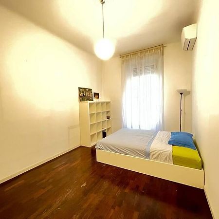 Modern Pretty Apartment Near Isola Zone Милан Экстерьер фото